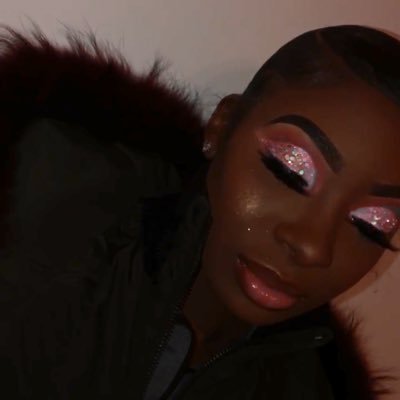 Profile Picture of Amanda Charming (@AmandaCharmin) on Twitter