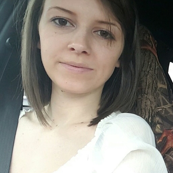 Profile Picture of Haley Blalock (@blalockhaley) on Poshmark