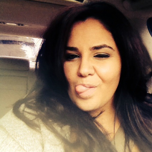 Profile Picture of Amanda Glekas (@aglekas) on Poshmark