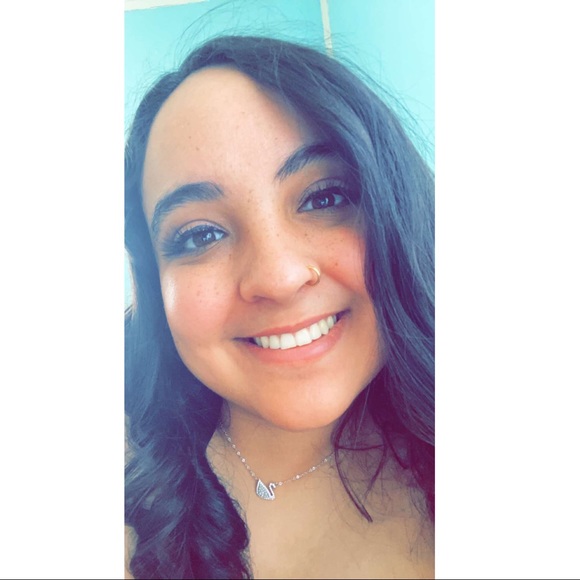 Profile Picture of Robin Randle (@robin_randle) on Poshmark