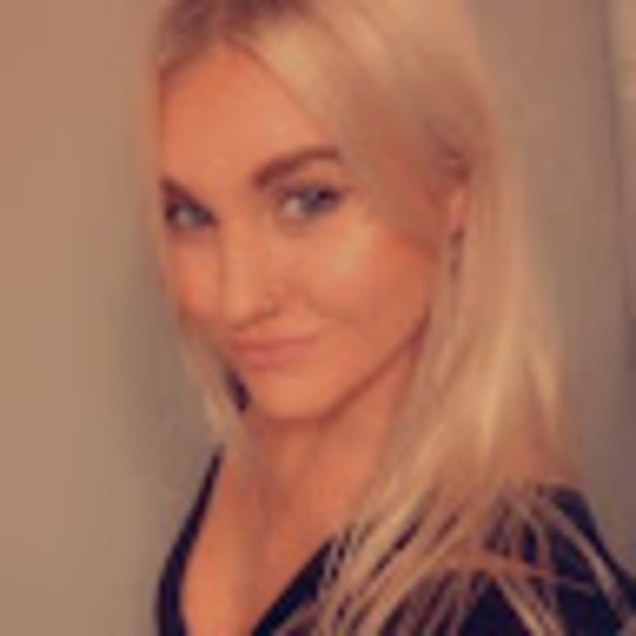 Profile Picture of Kimberly Filieau (@kimberlyfilieau) on Poshmark