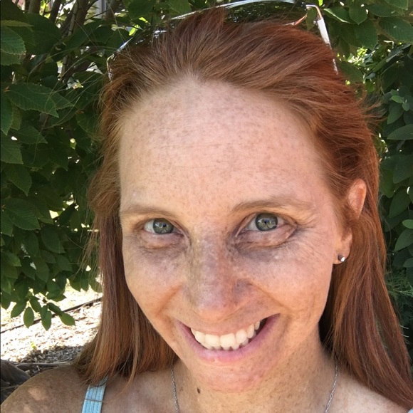 Profile Picture of Karen Rohlman (@kdz2minis) on Poshmark