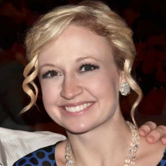 Profile Picture of Amanda Hanegan (@acb422) on Poshmark