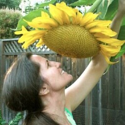 Profile Picture of Amy Tennant (@amytennantart) on Twitter