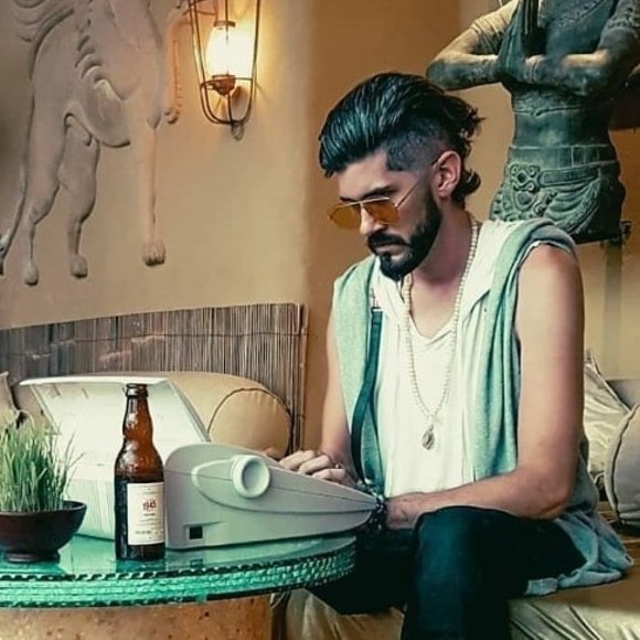 Profile Picture of Justin Mayfield (@frankijupiter) on Poshmark