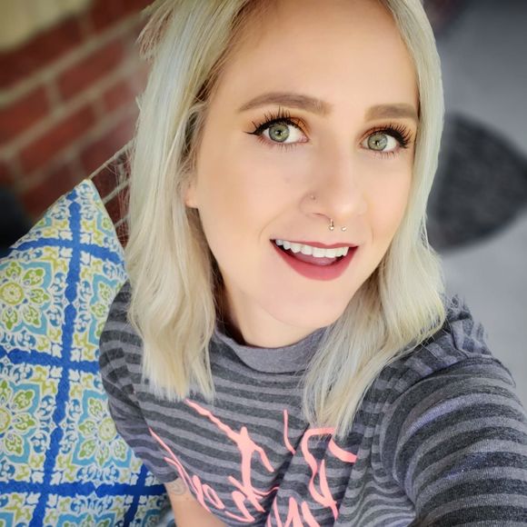 Profile Picture of Heather Kraski (@heatherkraski) on Poshmark