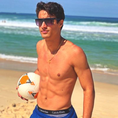 Profile Picture of Victor Araújo (@victoraraujo92) on Twitter