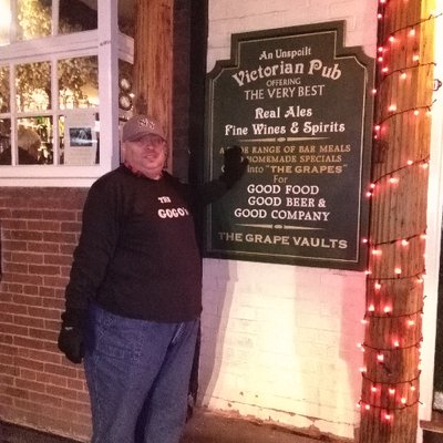 Profile Picture of Nicholas John Higgs (@nikkihiggs99) on Twitter