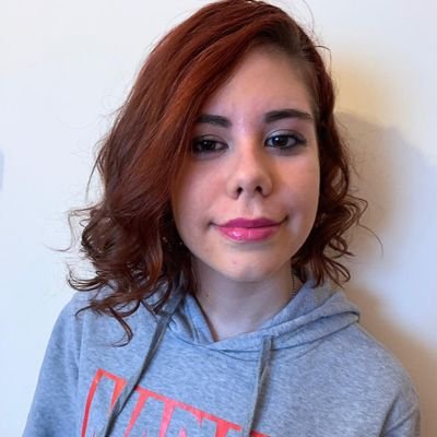 Profile Picture of Lisa (@Lisa_Mala_15) on Twitter