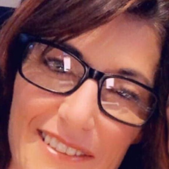 Profile Picture of Kari Lugris (@kmitchell76) on Poshmark