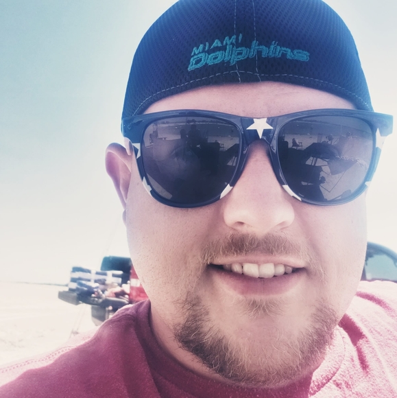 Cody Buskirk - Poshmark Profile Picture of Cody Buskirk (@cody_buskirk) on Poshmark