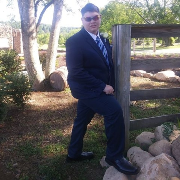 Profile Picture of Richard Warfield (@pudders10182006) on Poshmark