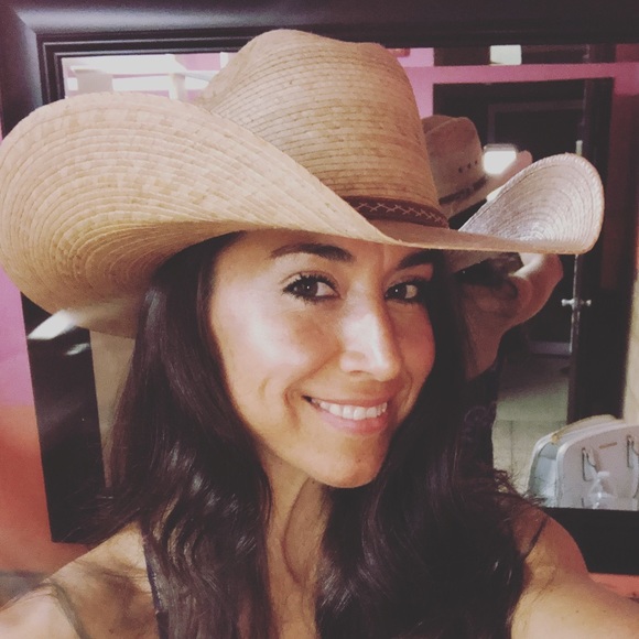 Profile Picture of Kimberly Northcutt (@kimnorthcutt) on Poshmark