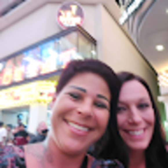 Profile Picture of Dawn Craig (@dawncraig664) on Poshmark