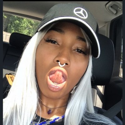 Profile Picture of Shawna InkQueen (@InkQueen33) on Twitter