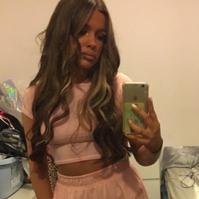 Profile Picture of Molly Ozbey (@Molly__Miller) on Twitter