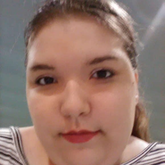 Profile Picture of Emily Taylor (@emilygtaylor12) on Poshmark