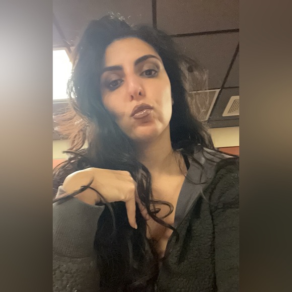 Profile Picture of Haya Bustani (@hiyabustani) on Poshmark