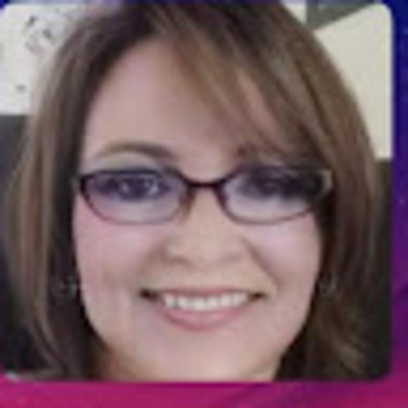 Profile Picture of Ressie Stutes (@ressiestutes) on Poshmark