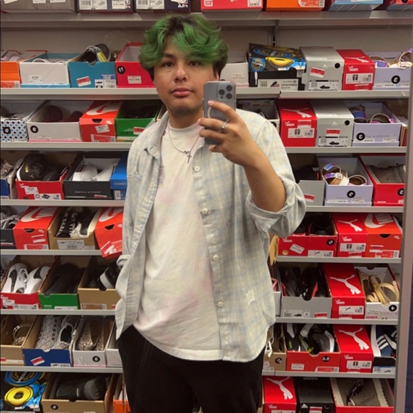 Profile Picture of Luis Lopez simental (@justloui17) on Poshmark