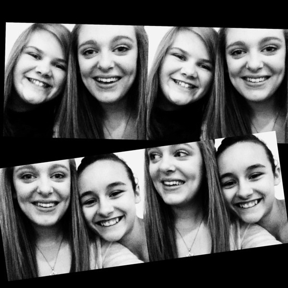 Profile Picture of Sarah James (@sarah_jamez) on Poshmark