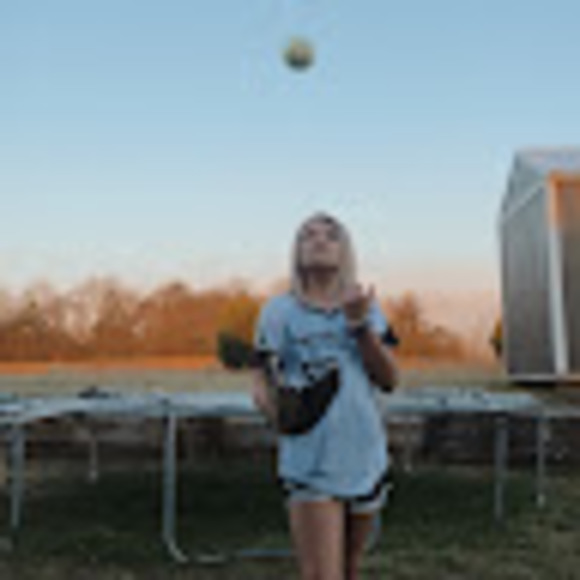 Profile Picture of Lexie Gomillion (@lexiegomillion) on Poshmark