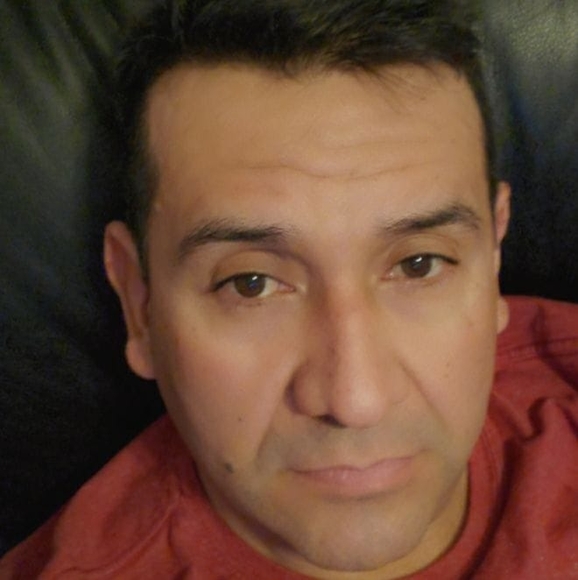 Profile Picture of Ivan Mora (@cuina333) on Poshmark
