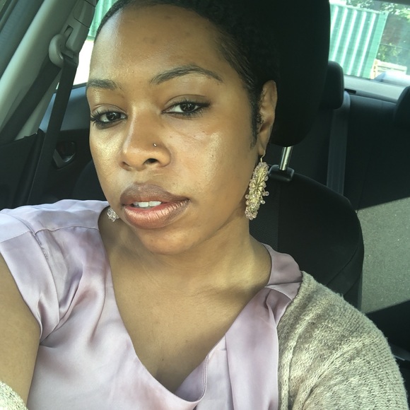 Profile Picture of Bianca Barnes (@bbarnes520) on Poshmark
