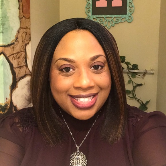 Profile Picture of Shamika Mitchell (@mimi7808) on Poshmark