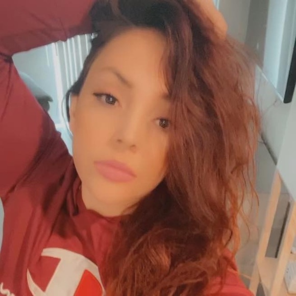 Profile Picture of Alexis Arechigo (@alexisare) on Poshmark