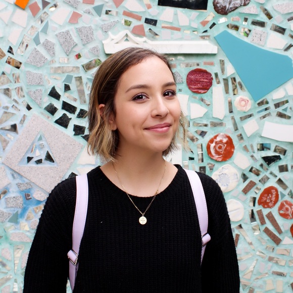 Profile Picture of Sydni Fornos (@sydfornos) on Poshmark