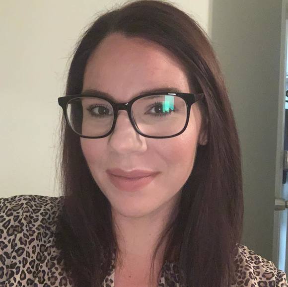 Profile Picture of Samantha Daughtry (@samdaughtry) on Poshmark