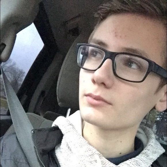 Profile Picture of Tyler Berard (@tyler_j_berard) on Poshmark