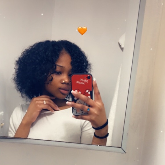 Profile Picture of Alecia Cooks (@mrscooks707) on Poshmark