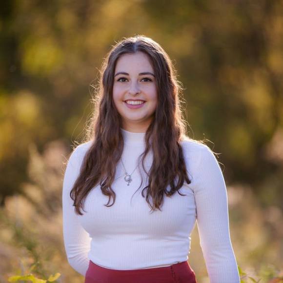 Profile Picture of Emme Wetzel (@emmewetzel) on Poshmark
