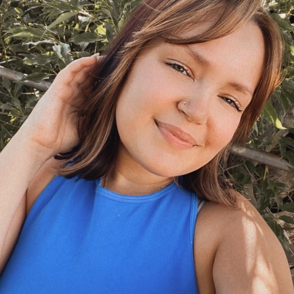 Profile Picture of Jasmine Potts (@jasmarie1219) on Poshmark