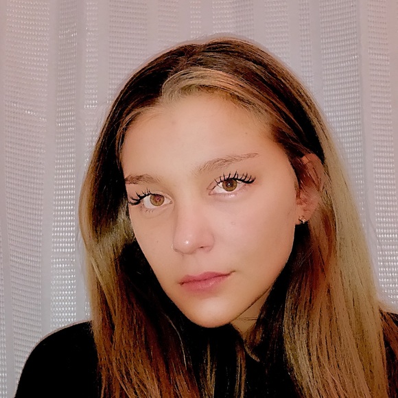 Profile Picture of Hannah Pistorius (@hpistorius) on Poshmark