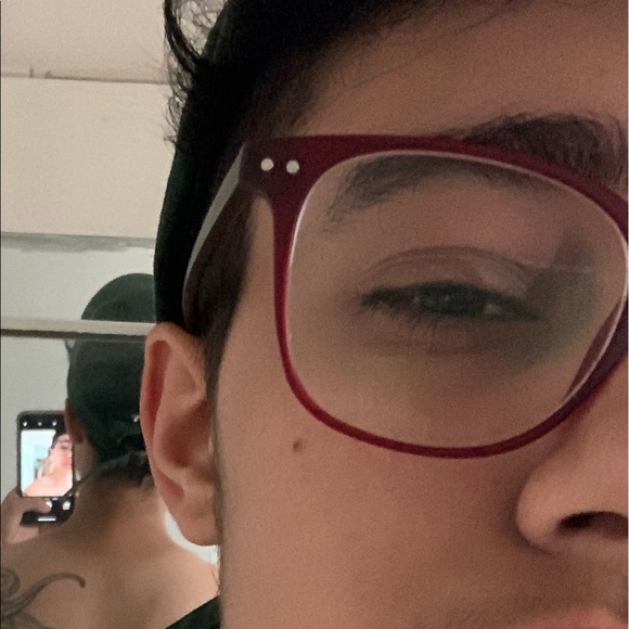 Profile Picture of Joshua Cordero (@droomist) on Poshmark