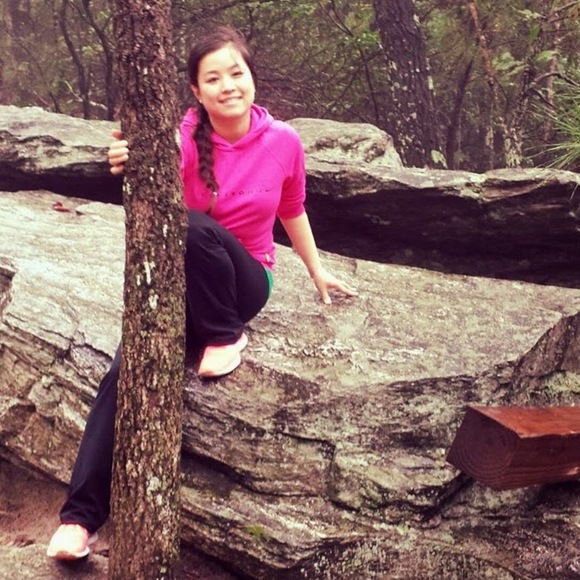 Profile Picture of Feng Zheng (@zhengf24) on Poshmark