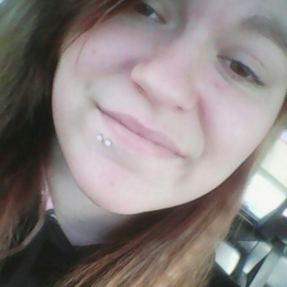 Profile Picture of Caitlyn Quade (@caitlyndakotaa) on Poshmark