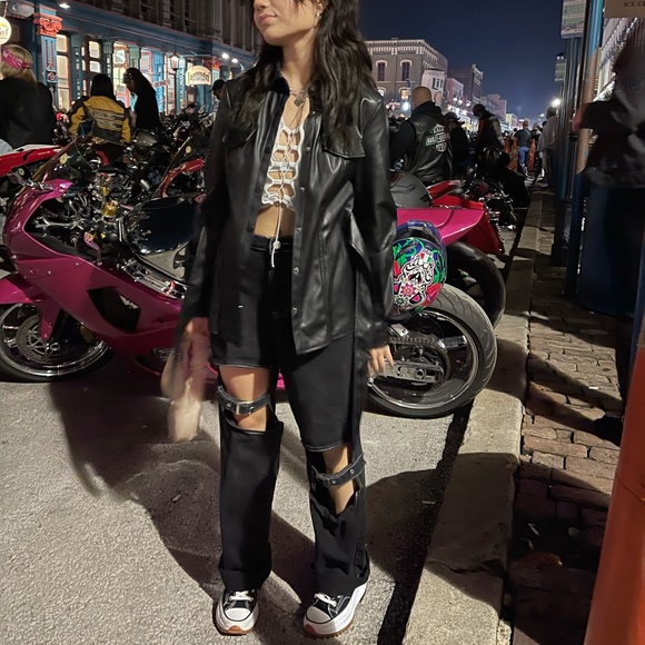 Profile Picture of Juliana Castello (@julianacaste303) on Poshmark