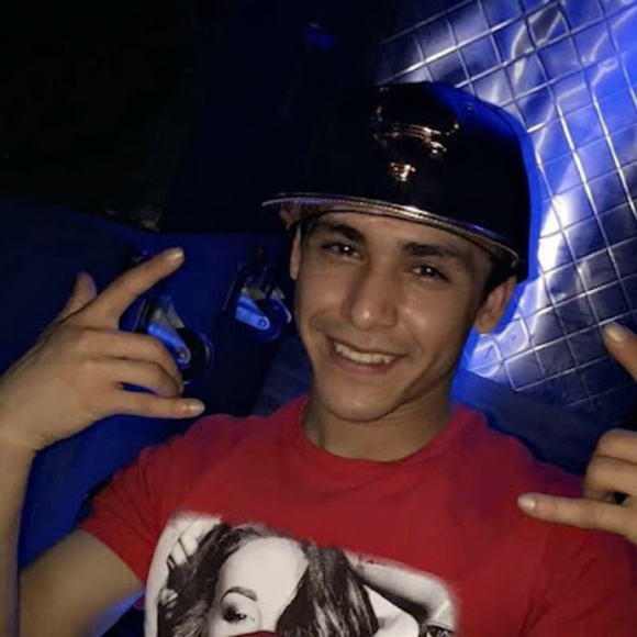 Profile Picture of Arshad Darman (@arshaddarman86) on Poshmark