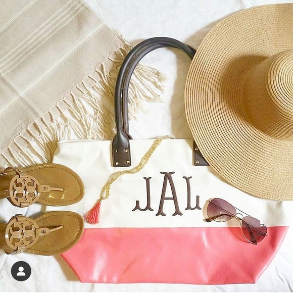 Profile Picture of Jennifer Augliera (@jenaugliera) on Poshmark