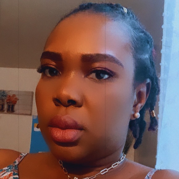 Profile Picture of Paula Milord (@paulamilord) on Poshmark