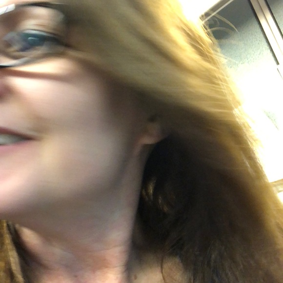 Profile Picture of Alayne Dinklocker (@alayned) on Poshmark