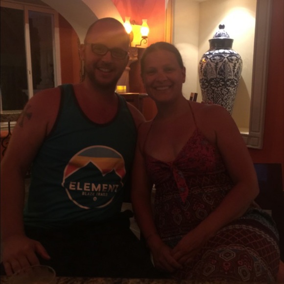 Profile Picture of Melanie Hinkemeyer (@sadergaski) on Poshmark