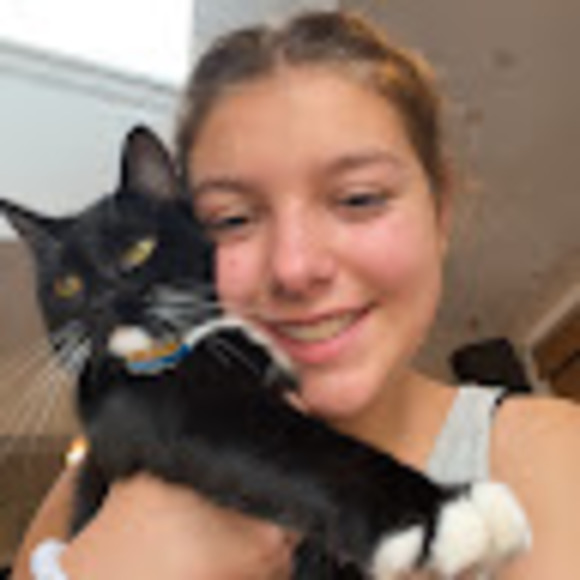 Profile Picture of Allison Clauss (@allisonclauss) on Poshmark