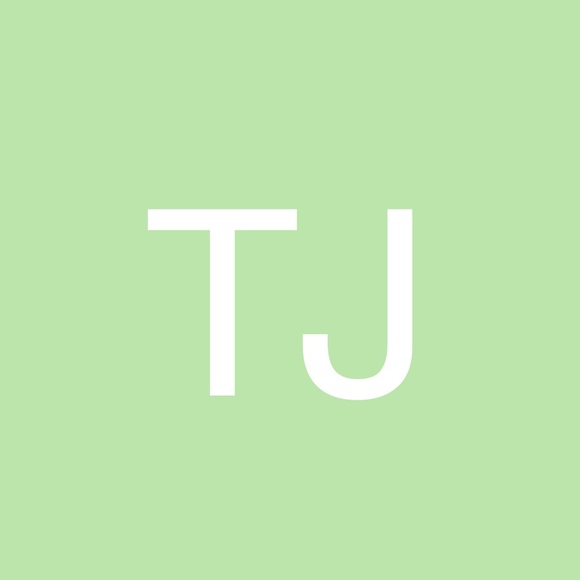 Profile Picture of Tracy Jeffries (@tracyjo711) on Poshmark