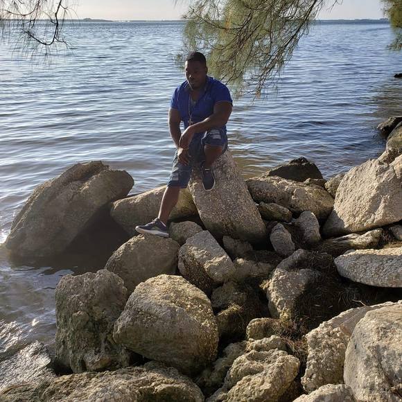 Profile Picture of Albert Kelly (@ak505028) on Poshmark