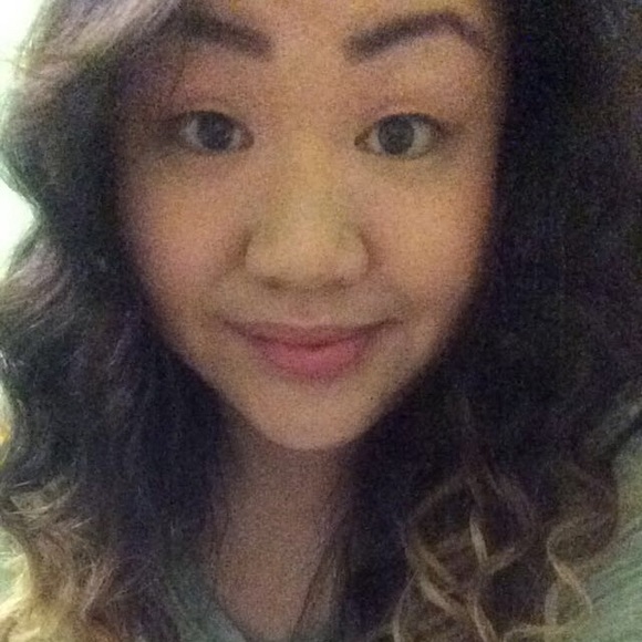 Profile Picture of Alexandra Nguyen (@alexandran7) on Poshmark